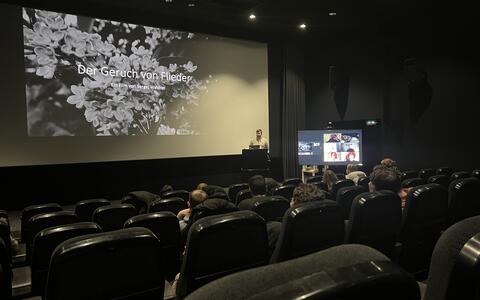 Studierende des MA Film pitchen im ifs-Kino