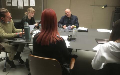 Studierende Gast im Studio der SOKO Köln