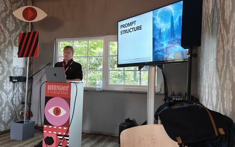 ifs-Alumnus Simon Ruschmeyer beim Workshop  »Visual Worldbuilding with AI – Using Image Generators for Concept & Production«