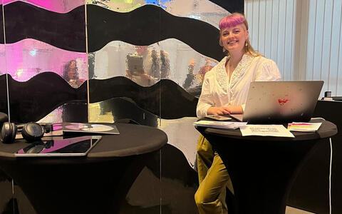 ifs Student Laurien Michiels presented her final project »The Room of Resonance« at the exhibition »XR for the people of Europe« at the Places Festival. ifs Student Laurien Michiels presented her final project »The Room of Resonance« at the exhibition »XR for the people of Europe« at the Places Festival.
