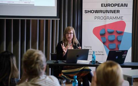 First on-site workshop of the European Showrunner Training 2024 with German showrunner Marianne Wendt (»Wer wir sind«, »Neumatt/New Heights«)
