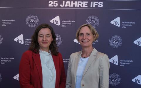 ifs filmschule Köln Nadja Radojevic (Geschäftsführerin der ifs, links) mit Sylvia Heuchemer (Präsidentin der TH Köln, rechts)