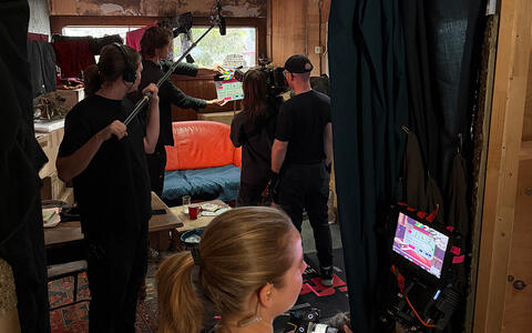 Filmcrew beim Drehstart