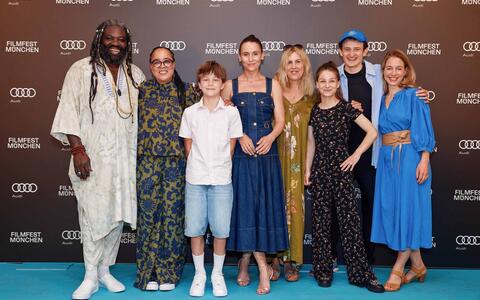 Cast & Team »Das Geheimnis der gestohlenen Maske« 