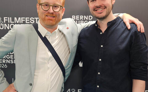 Premiere von »WAKE UP« mit den ifs-Alumni Dominik Hochwald und Christoph Mathieu, die Teil des Autor*innen-Teams sind. Die Serie wurde im Rahmen des Festivals auch mit dem Bernd Burgemeister Fernsehpreis ausgezeichnet. 