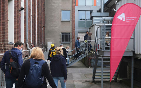 Besucher*innen am Tag der offenen Tür 2022