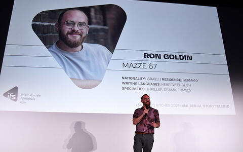 Ron Goldin beim Abschlusspitch MA Serial Storytelling