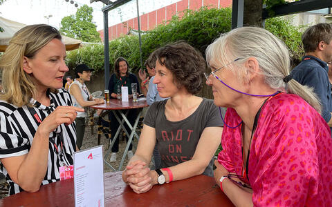 Get-together beim Abschluss des MA Serial Storytelling 2023