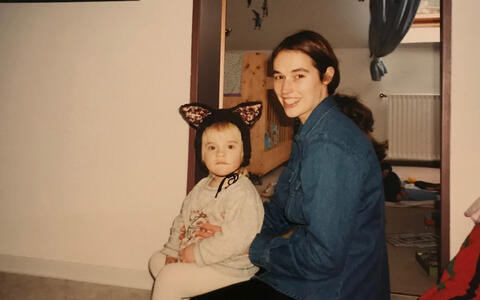 Altes Foto von einer Mutter mit ihrem Kind