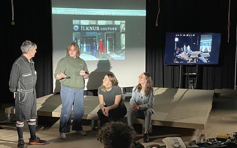 Szenenbild-Garage mit Prof. Sebastian Soukup