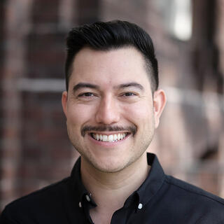 Portraitfoto von Patrick Paradon, Alumnus 2025 im MA Serial Storytelling der ifs